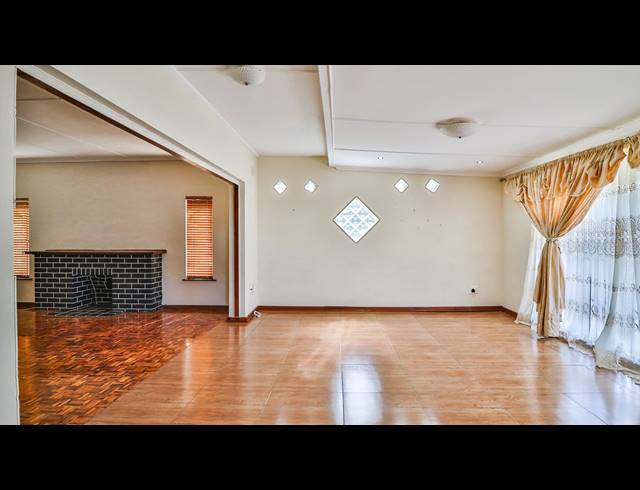 4 BEDROOM HOUSE FOR SALE IN BOUGHTON